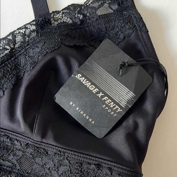 Savage X Fenty Lace Race Low Impact Sports Bra - Picture 3 of 5